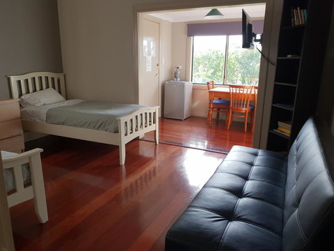 Bunbury's Most Convenient Location - Unit 2 - Darwin Holiday 1