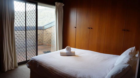 Bundilla 3 - Lake Views From The Balcony - Darwin Holiday 3