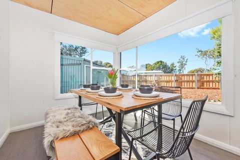 BUNGALOW BEAUTY - Hosted By: L'Abode Accommodation - Darwin Holiday 1