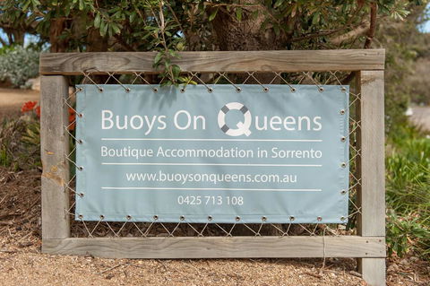 Buoys On Queens - Darwin Holiday 1