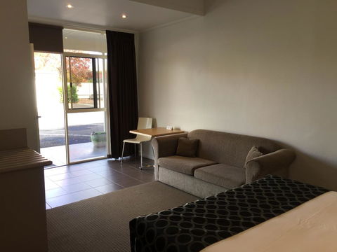 Burkes Hotel Motel - Darwin Holiday 2