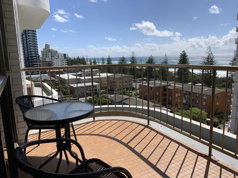 Burleigh Gardens North Hi-Rise Holiday Apartments - Darwin Holiday 0