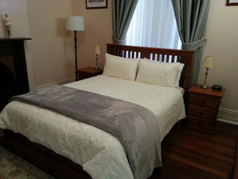 Burra Railway Station Bed And Breakfast - Darwin Holiday 2