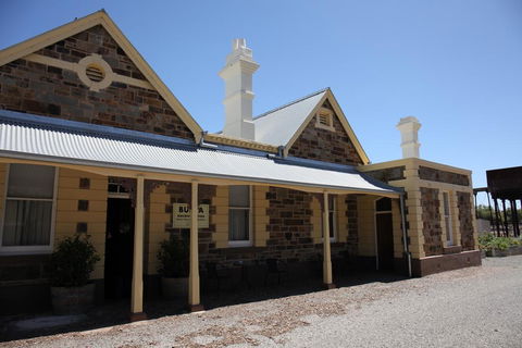 Burra Railway Station Bed And Breakfast - Darwin Holiday 0