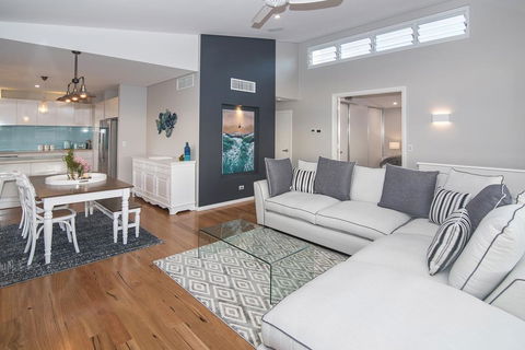 Busselton Beach House - Darwin Holiday 2