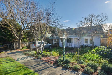 By The Seaside - Darwin Holiday 3