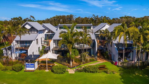 Byron Bay Beachfront Apartments - Darwin Holiday 0
