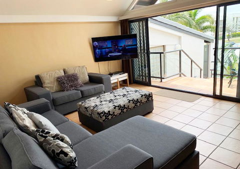 Byron Bay Beachfront Apartments - Darwin Holiday 2