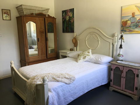 BYRON BAY'S MOD SWANKY SHED AT TOORALOO FARM STAY! - Darwin Holiday 1