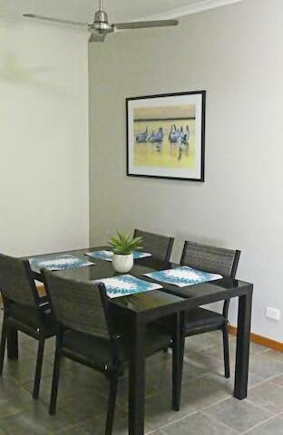 Cable Beach 1 Bed RESORT Apartment Private Wifi - Darwin Holiday 3