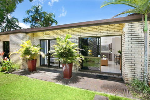 Cairns Reef Retreat - Darwin Holiday 3