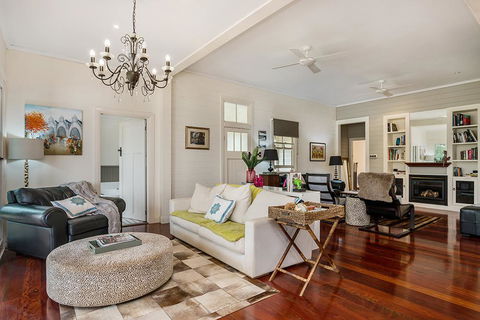 Caledonia House - Darwin Holiday 1