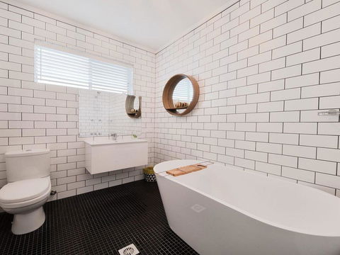 Callala Dreaming - Mid Century Beach House - Darwin Holiday 1