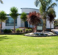 Cambroe - Darwin Holiday