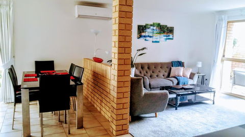 Camelias Boutique Cottage In Dianella - Darwin Holiday 3