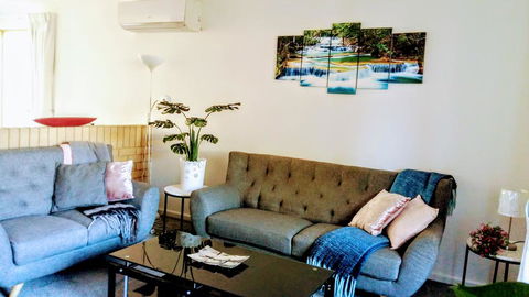 Camelias Boutique Cottage In Dianella - Darwin Holiday 0