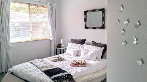 Camelias Boutique Cottage In Dianella - Darwin Holiday 1