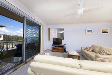 Camelot Unit 6 - Darwin Holiday 3