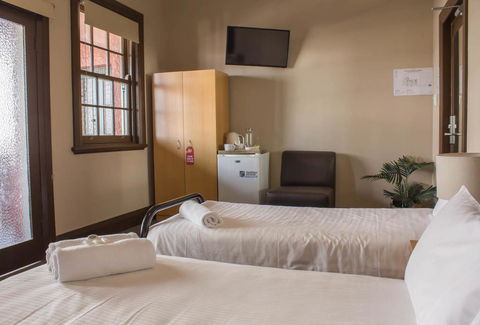 Campsie Hotel - Darwin Holiday 3