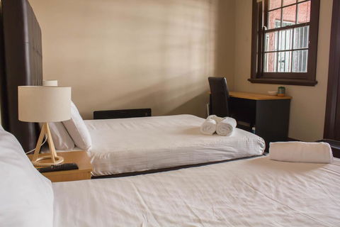 Campsie Hotel - Darwin Holiday 1
