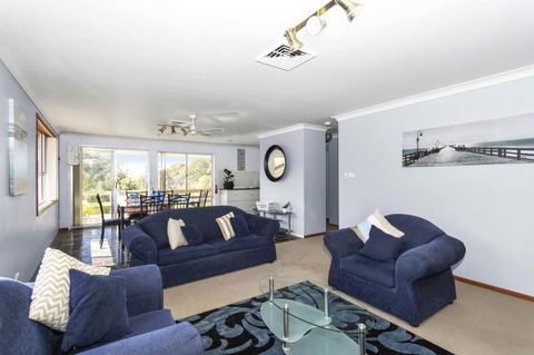Canberra Cres 2E Burrill Lake, Upstairs Apartment - Darwin Holiday 3