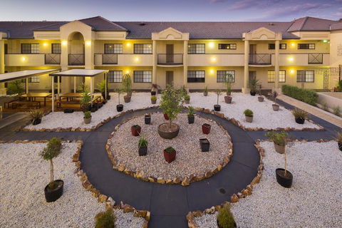 Canberra Parklands Central Apartment Hotel - Darwin Holiday 2