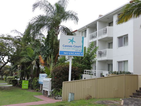Cannes Court Apartments - Darwin Holiday 1