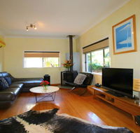 Cape Cod Beach House 25 Skyline Crescent - Darwin Holiday