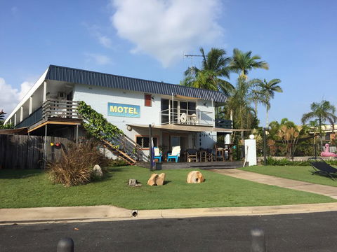 Cardwell Beachfront Motel - Darwin Holiday 0