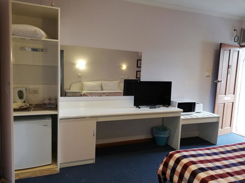 Casey On Princes Motel - Darwin Holiday 2