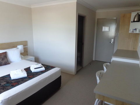 Castle Crest Motel - Darwin Holiday 2