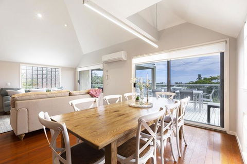 Casual Hamptons Living, Sunshine Beach - Darwin Holiday 2