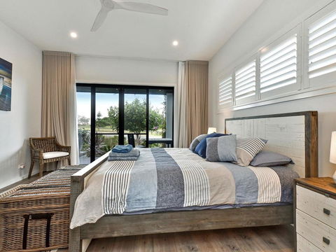 Caves Luxury Beachside Escape - Literally Across The Road From Surf Club - Darwin Holiday 3