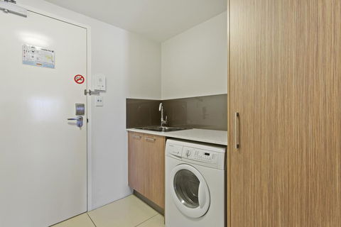 CBD Executive Apartments - Darwin Holiday 1