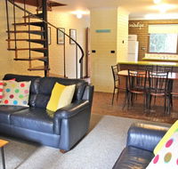 Cedar Holiday Units - Apartment 3