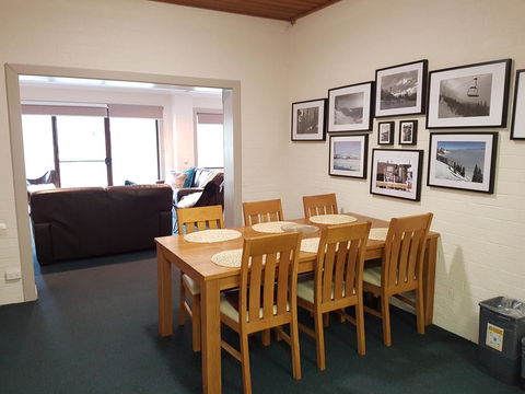 Cedarwood Apartments - Darwin Holiday 0