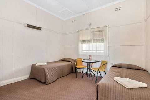 Centennial Hotel Gulgong - Darwin Holiday 0