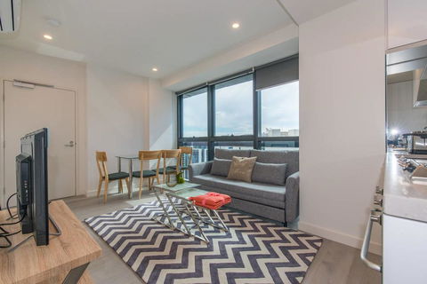 Central 2 Bedroom Deluxe Apartment@La Trobe Tower - Darwin Holiday 2