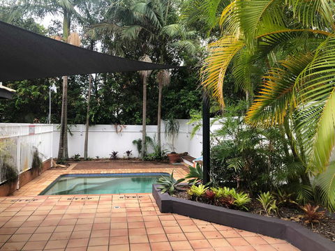 CENTRAL APARTMENT WITH POOL-WALK TO EVERYTHING - Darwin Holiday 1