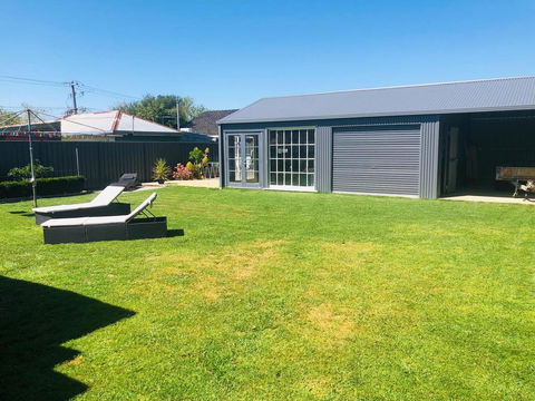 Central Holiday Home On Hume - Darwin Holiday 1