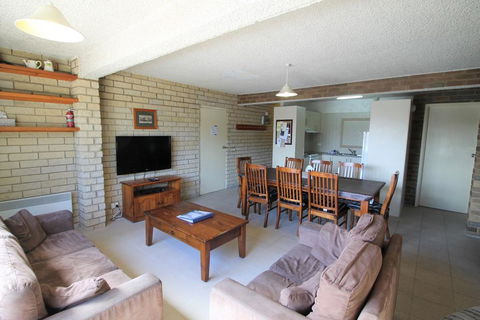 Central Park 4 - Centre Of Jindabyne - Darwin Holiday 2