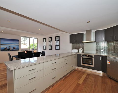 Central South Terrace Apartment - Darwin Holiday 1