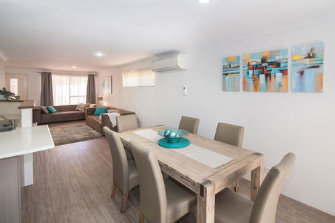 Central Townhouse Margaret River - Darwin Holiday 3