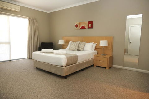 Centrepoint Apartments Griffith - Darwin Holiday 1