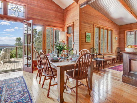 Chalet Beaumont - Alluring Appeal & Stunning Views - Darwin Holiday 3