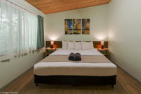 Book Lake Eacham Accommodation Vacations Darwin Holiday Darwin Holiday