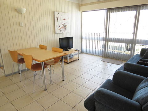 Chapman Court - Darwin Holiday 2