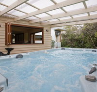 Charles Central Oasis 8 - Darwin Holiday