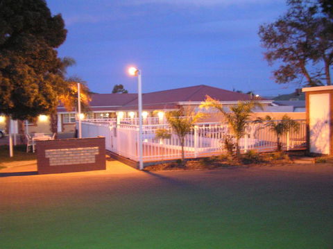 Charles Rasp Motor Inn & Cottages - Darwin Holiday 0