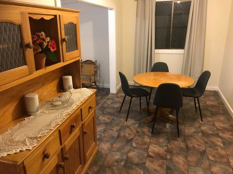 Charles Rasp Motor Inn & Cottages - Darwin Holiday 2